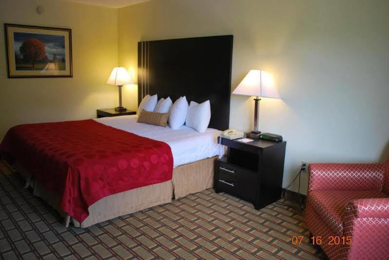 Ramada By Wyndham Asheville Southeast Exterior photo
