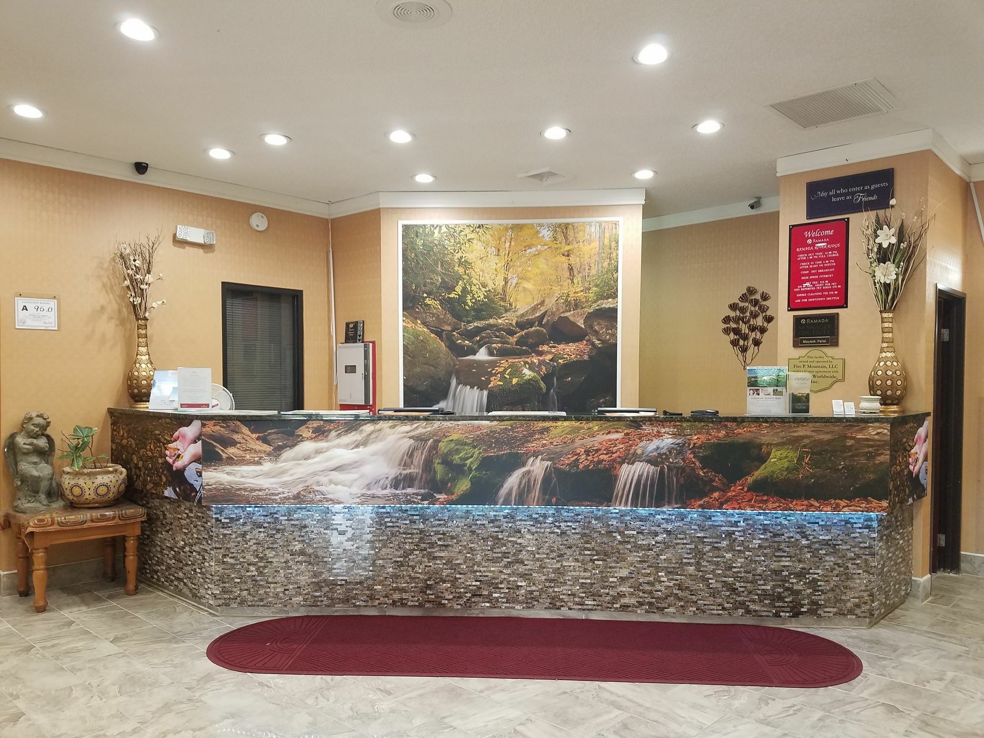 Ramada By Wyndham Asheville Southeast Exterior photo