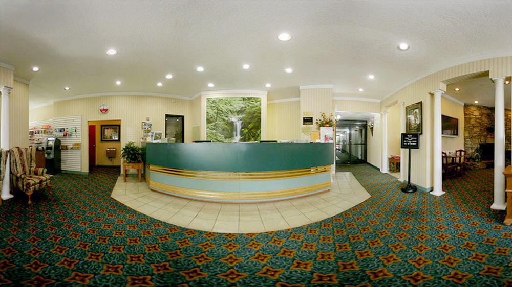 Ramada By Wyndham Asheville Southeast Exterior photo