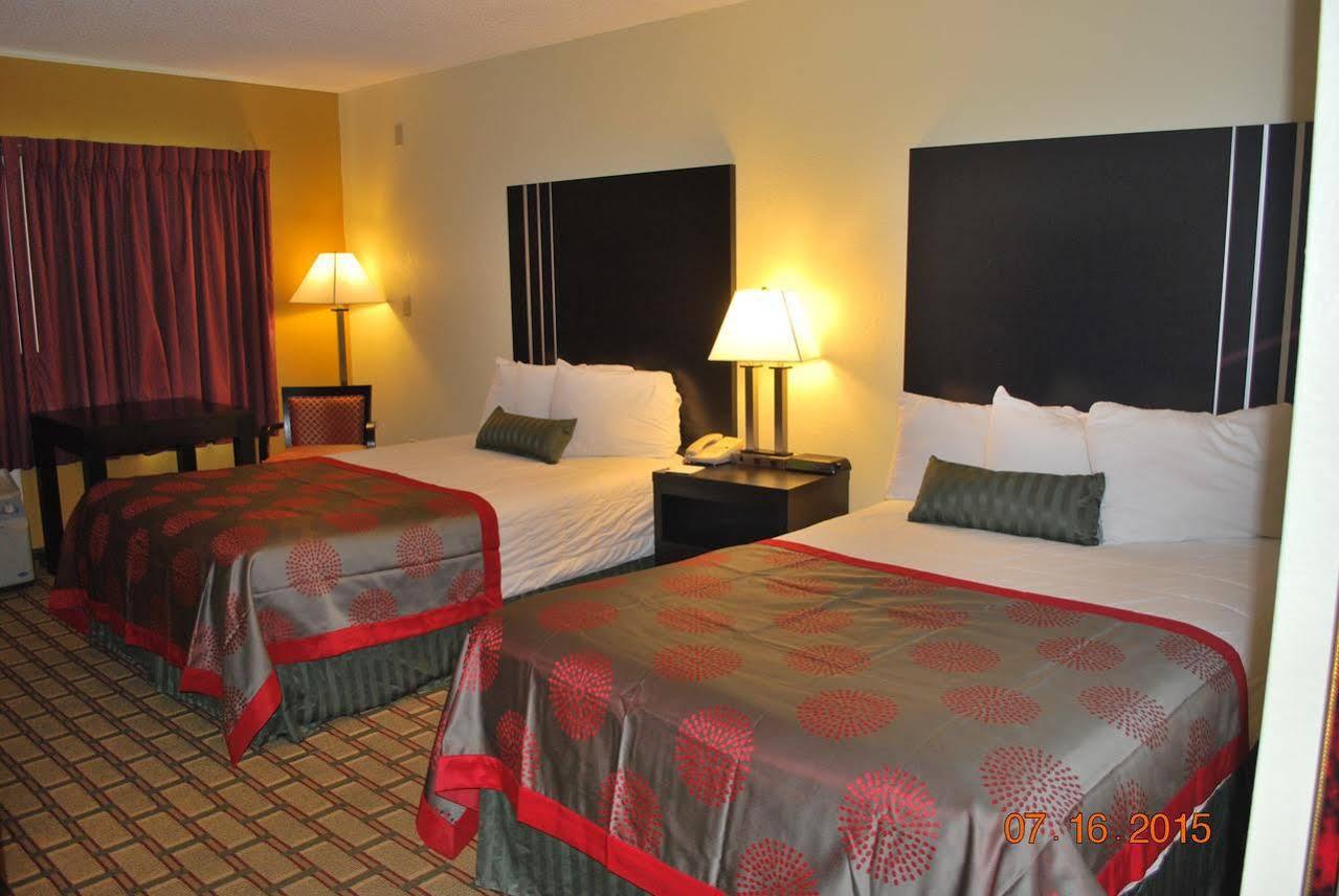 Ramada By Wyndham Asheville Southeast Exterior photo